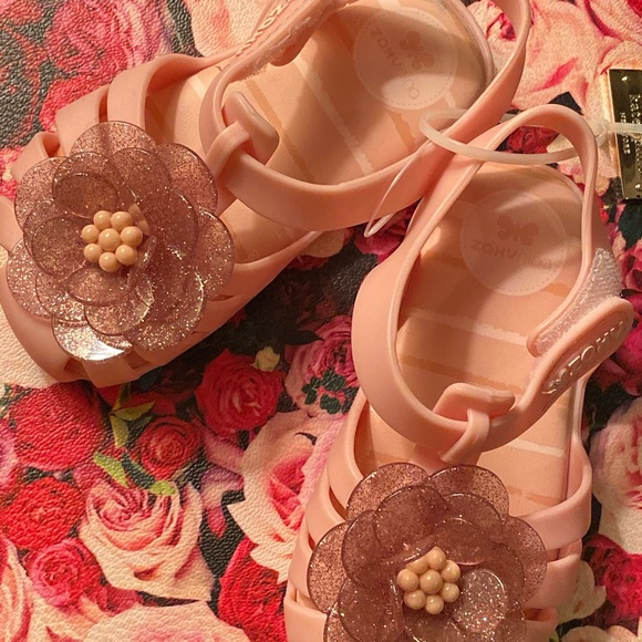 Shoes - Picture 5 of 5